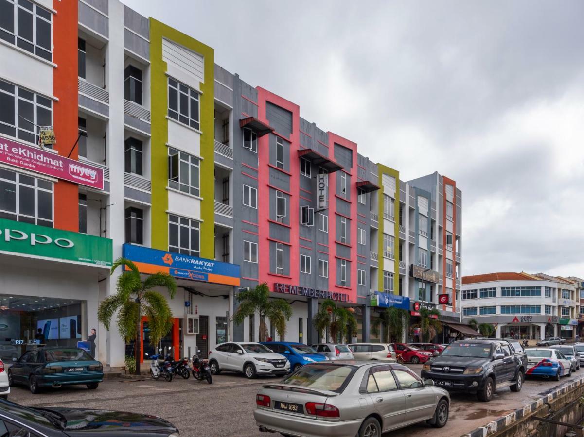 Remember Hotel Bukit Gambir Extérieur photo